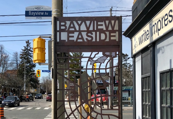 Bayview Leaside BIA Streetsign